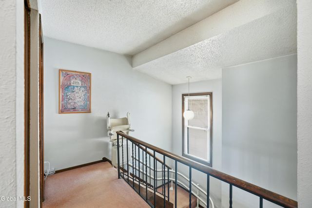 29 Tekakwitha Court, Clifton Park, NY 12065