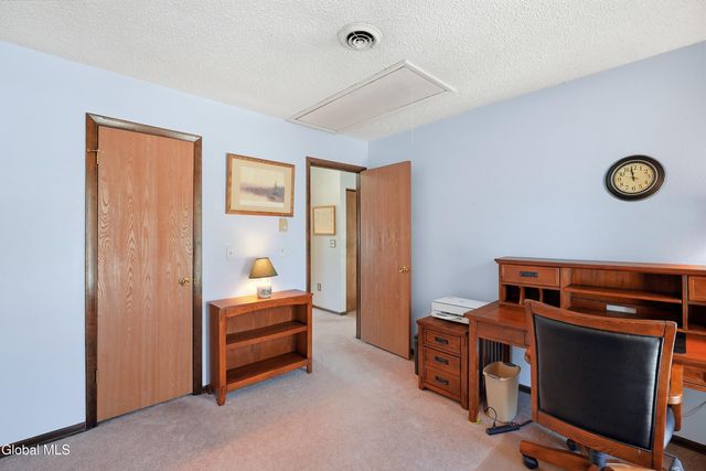 29 Tekakwitha Court, Clifton Park, NY 12065