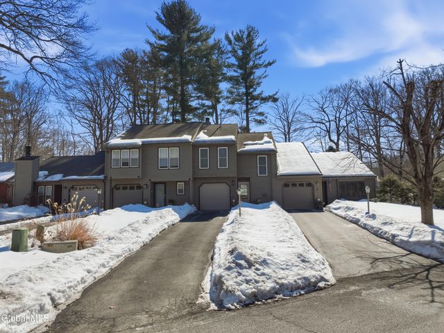 29 Tekakwitha Court, Clifton Park, NY 12065