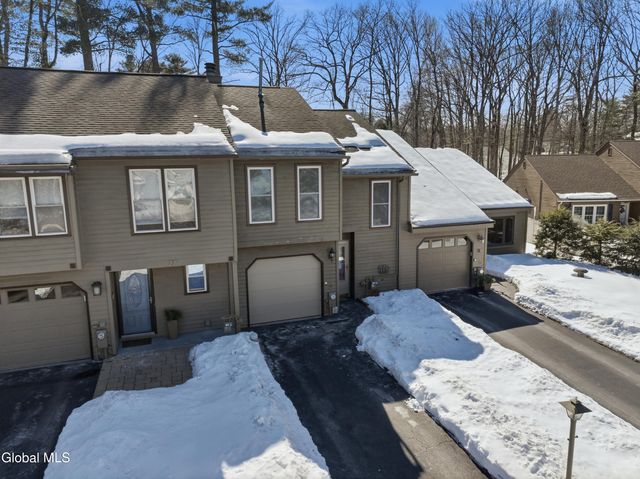 29 Tekakwitha Court, Clifton Park, NY 12065