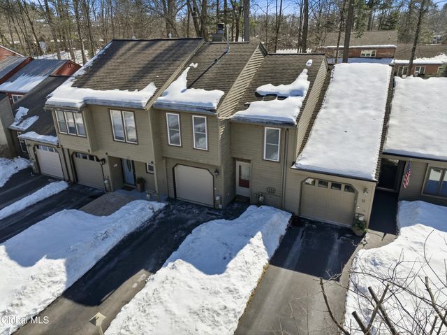 29 Tekakwitha Court, Clifton Park, NY 12065