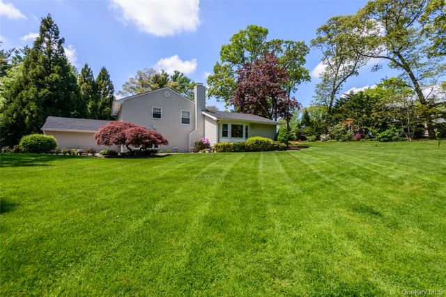 21 Kodiak Drive, Woodbury, NY 11797