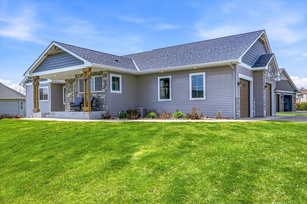 31722 Marshview Court, Lindstrom, MN 55045