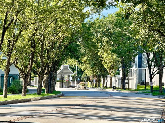 18 Harbour Close, New Haven, CT 06519