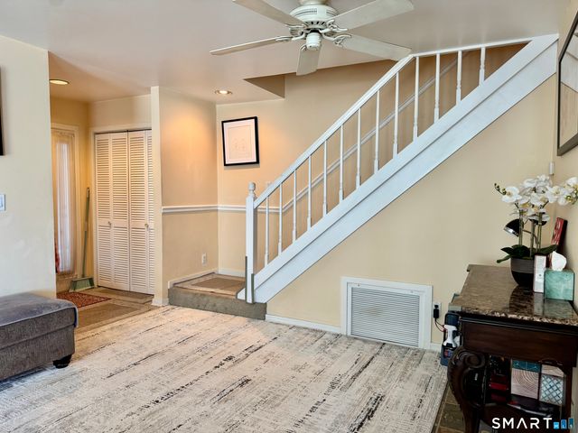 18 Harbour Close, New Haven, CT 06519
