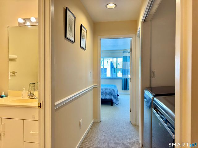 18 Harbour Close, New Haven, CT 06519