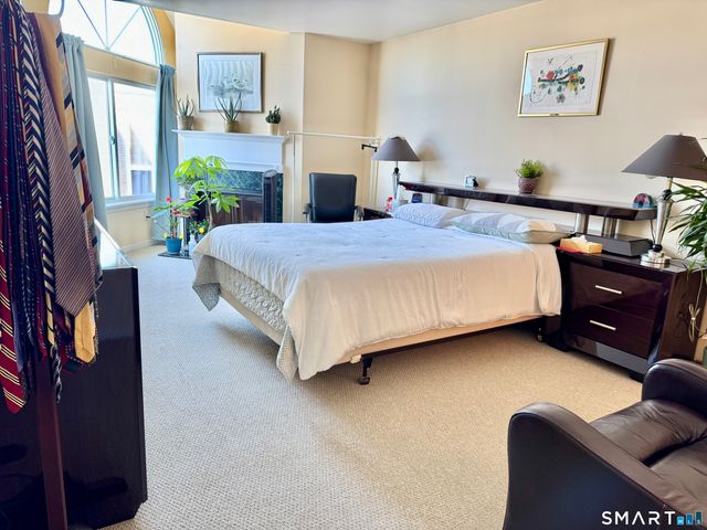 18 Harbour Close, New Haven, CT 06519