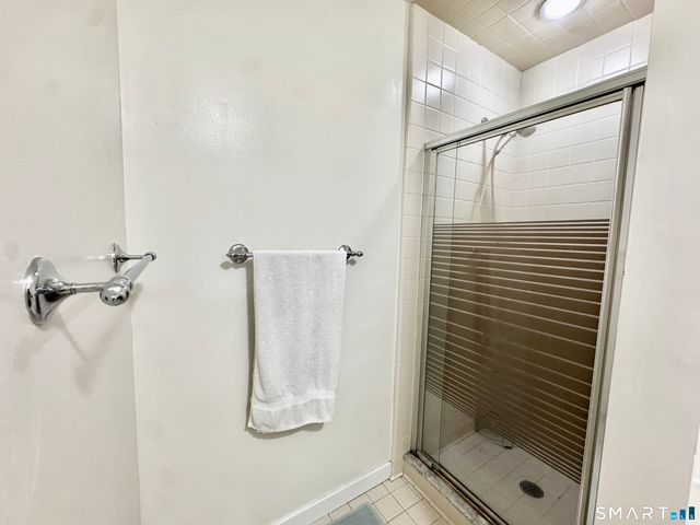 18 Harbour Close, New Haven, CT 06519