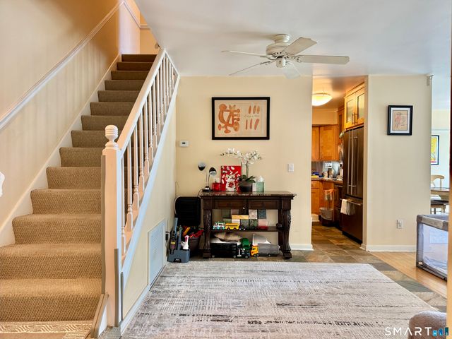 18 Harbour Close, New Haven, CT 06519