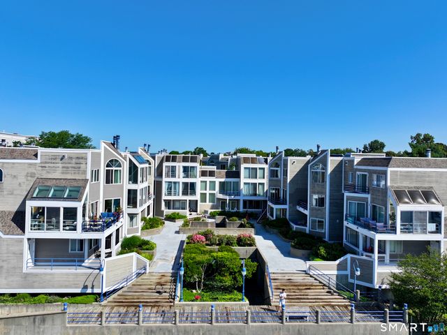 18 Harbour Close, New Haven, CT 06519