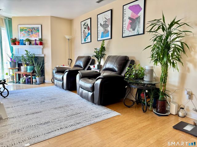 18 Harbour Close, New Haven, CT 06519