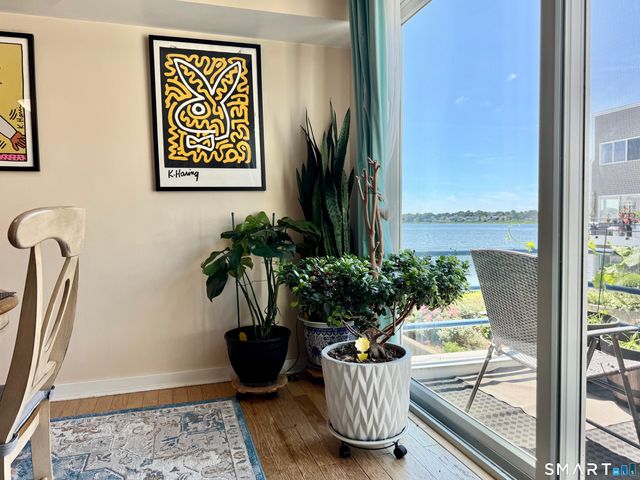 18 Harbour Close, New Haven, CT 06519