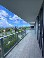 16385 Biscayne Blvd 305, North Miami Beach, FL 33160