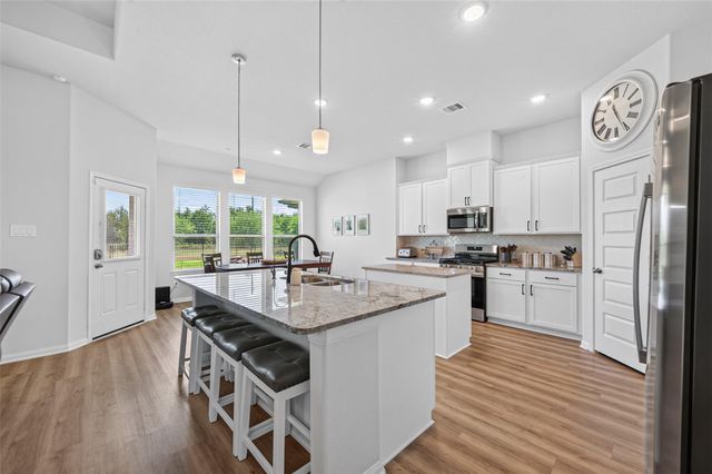 1131 Southfork Ranch Drive, Sealy, TX 77474