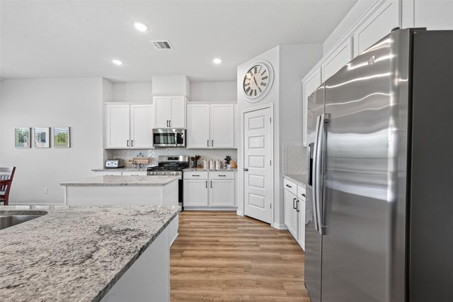 1131 Southfork Ranch Drive, Sealy, TX 77474