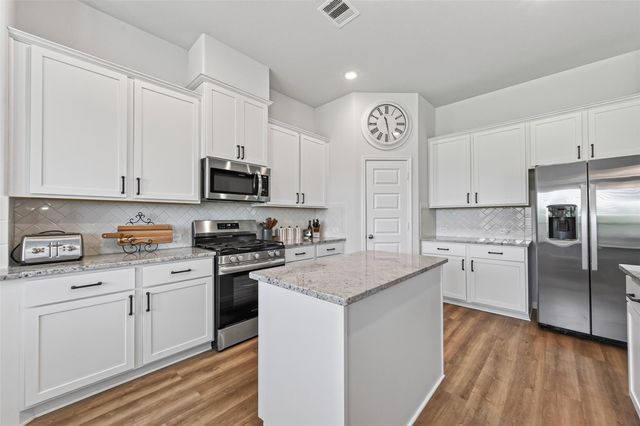 1131 Southfork Ranch Drive, Sealy, TX 77474