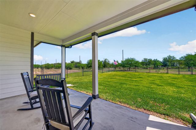 1131 Southfork Ranch Drive, Sealy, TX 77474