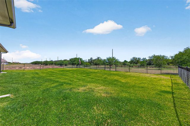 1131 Southfork Ranch Drive, Sealy, TX 77474
