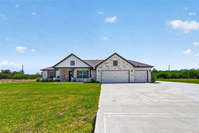1131 Southfork Ranch Drive, Sealy, TX 77474
