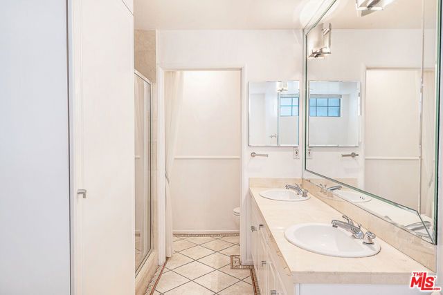 315 N Swall Drive 303, Beverly Hills, CA 90211