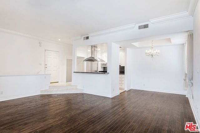 315 N Swall Drive 303, Beverly Hills, CA 90211