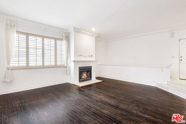 315 N Swall Drive 303, Beverly Hills, CA 90211