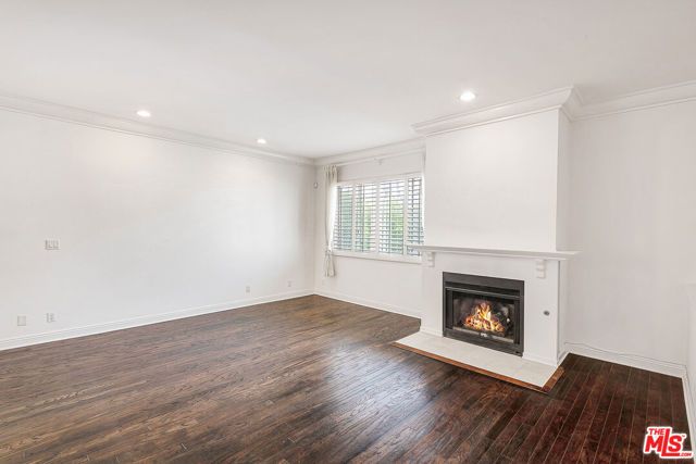 315 N Swall Drive 303, Beverly Hills, CA 90211