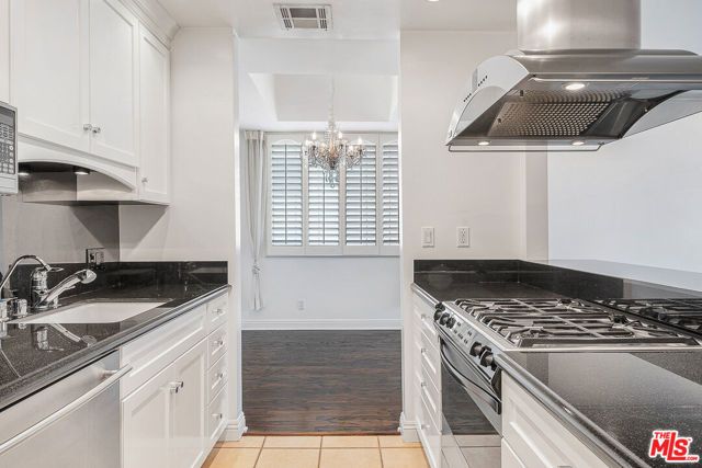 315 N Swall Drive 303, Beverly Hills, CA 90211