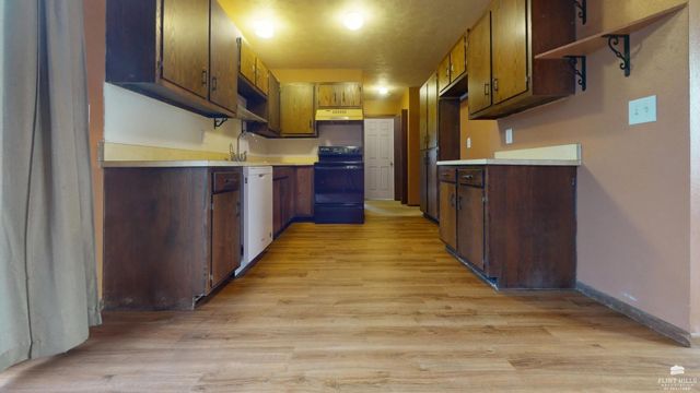 2425 Charolais Lane, Manhattan, KS 66502