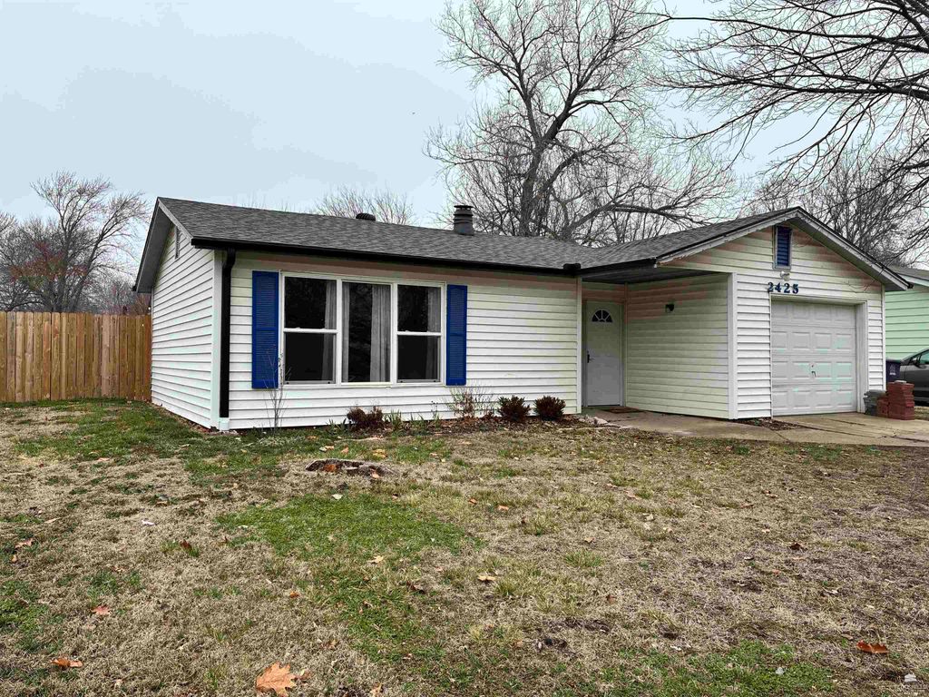 2425 Charolais Lane, Manhattan, KS 66502
