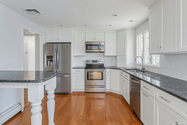 12 Lincoln Drive, New Canaan, CT 06840