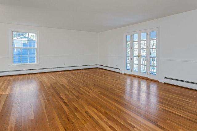 12 Lincoln Drive, New Canaan, CT 06840