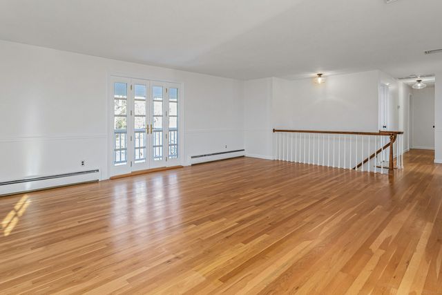 12 Lincoln Drive, New Canaan, CT 06840