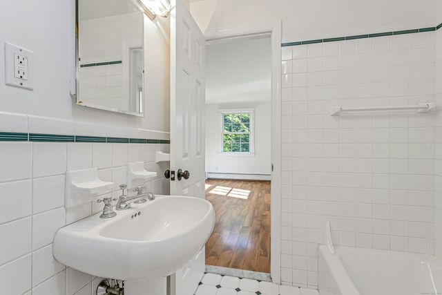 12 Lincoln Drive, New Canaan, CT 06840