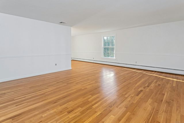 12 Lincoln Drive, New Canaan, CT 06840