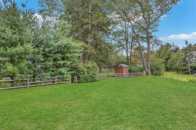 12 Lincoln Drive, New Canaan, CT 06840