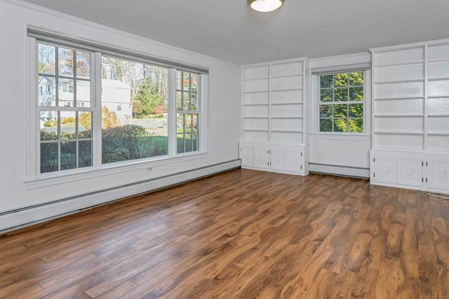 12 Lincoln Drive, New Canaan, CT 06840