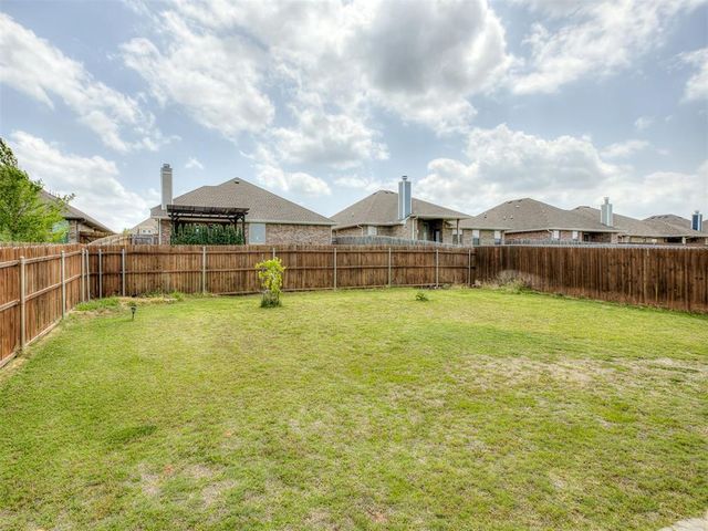 9208 NW 91st Street, Yukon, OK 73099