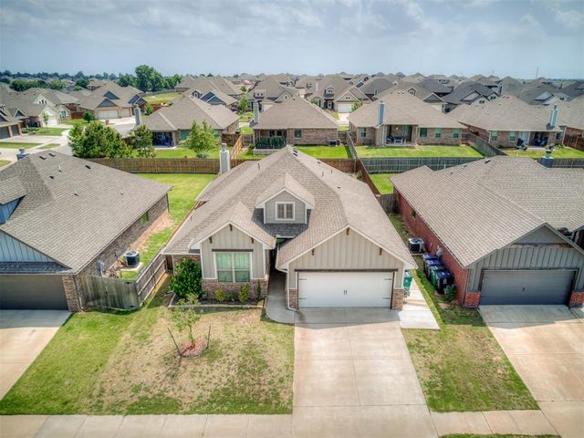 9208 NW 91st Street, Yukon, OK 73099