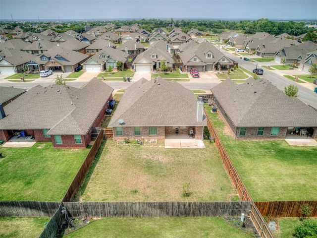 9208 NW 91st Street, Yukon, OK 73099