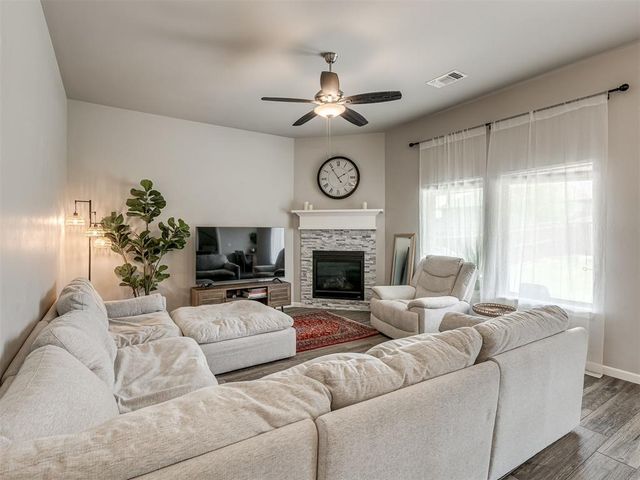 9208 NW 91st Street, Yukon, OK 73099
