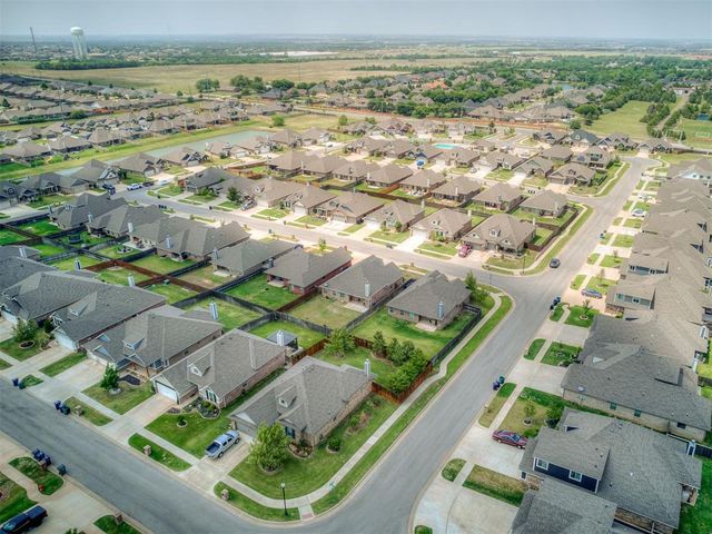 9208 NW 91st Street, Yukon, OK 73099