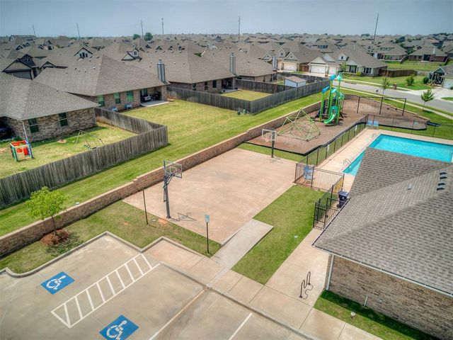 9208 NW 91st Street, Yukon, OK 73099