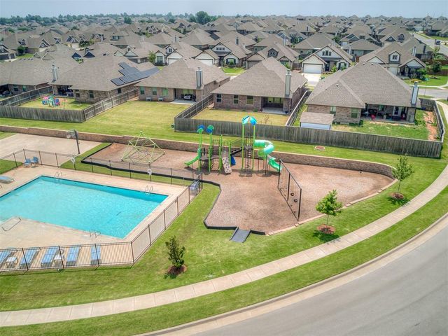9208 NW 91st Street, Yukon, OK 73099