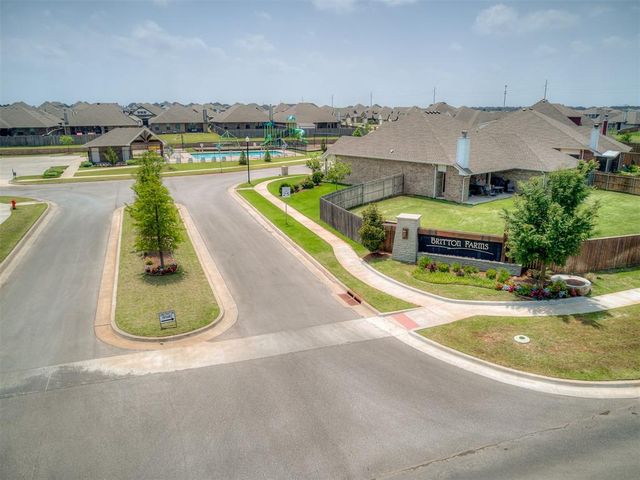 9208 NW 91st Street, Yukon, OK 73099