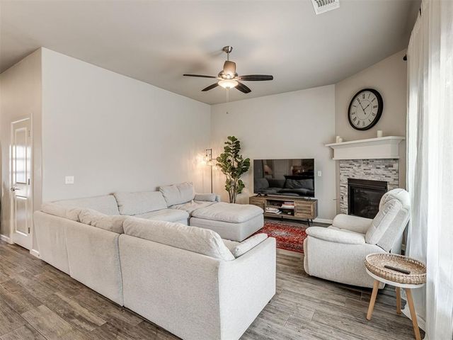 9208 NW 91st Street, Yukon, OK 73099