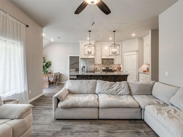 9208 NW 91st Street, Yukon, OK 73099