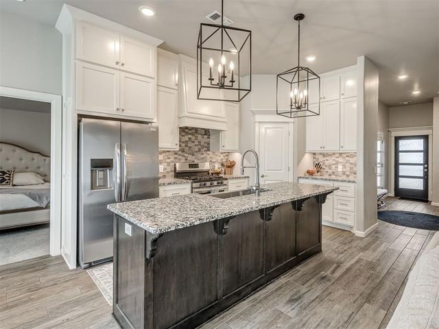 9208 NW 91st Street, Yukon, OK 73099