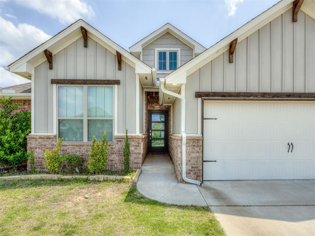 9208 NW 91st Street, Yukon, OK 73099