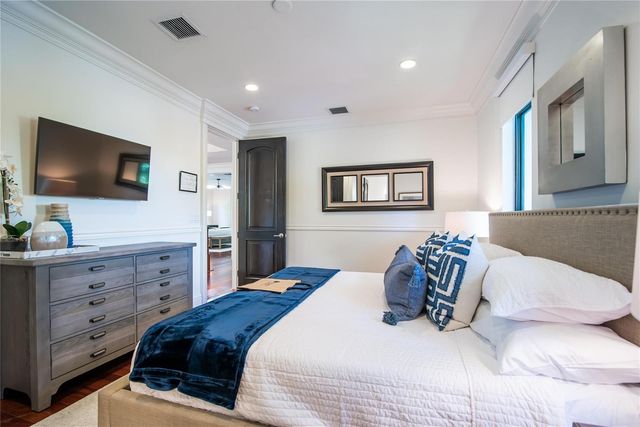2415 Middle River Drive, Fort Lauderdale, FL 33305